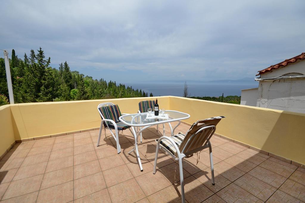 Liokorni Village Gaios Bagian luar foto